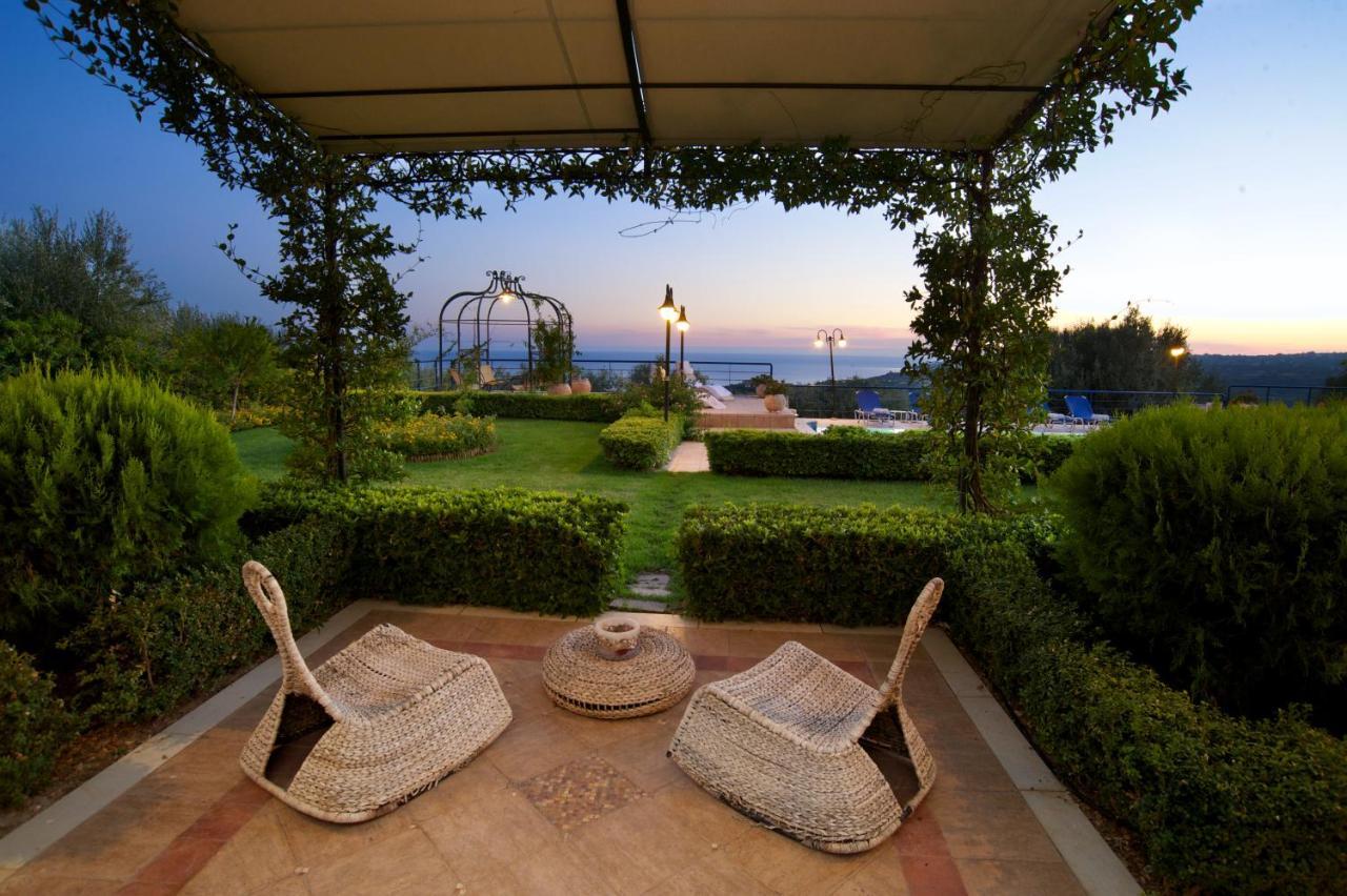 Lucia Simona Villas Mousata エクステリア 写真